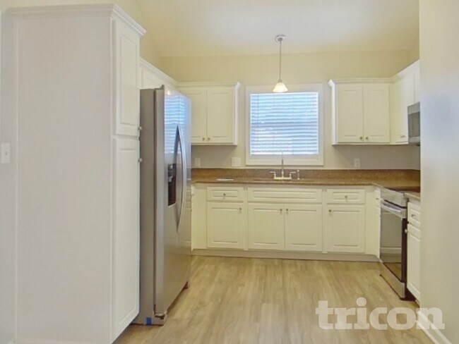 Building Photo - 171 Trillium Rd