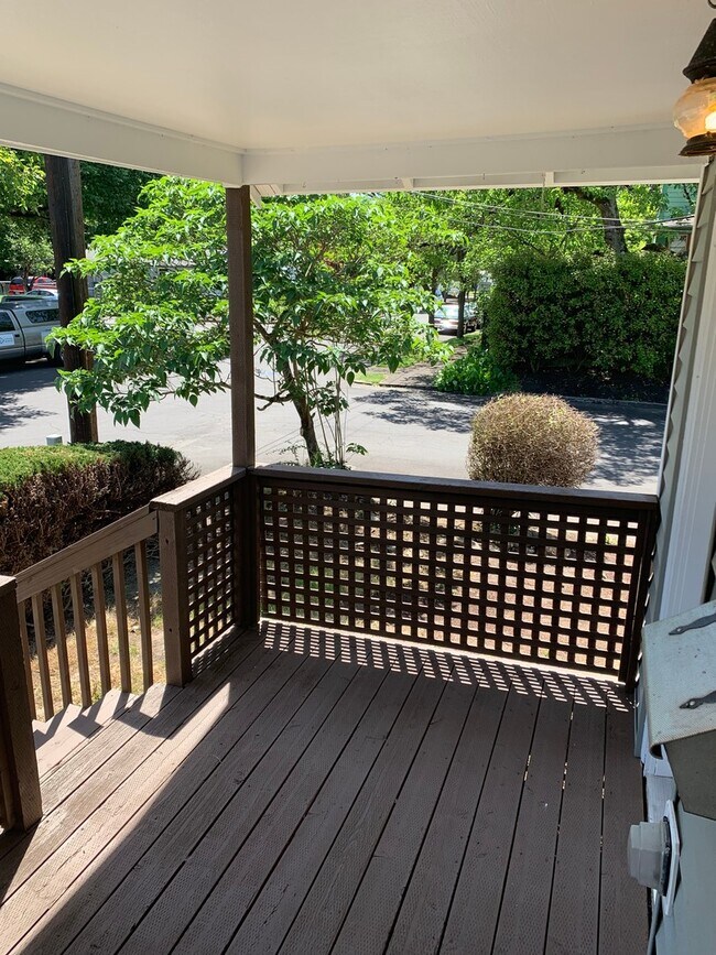 Building Photo - Charming Remodeled 2 Bedroom Home In Downt...