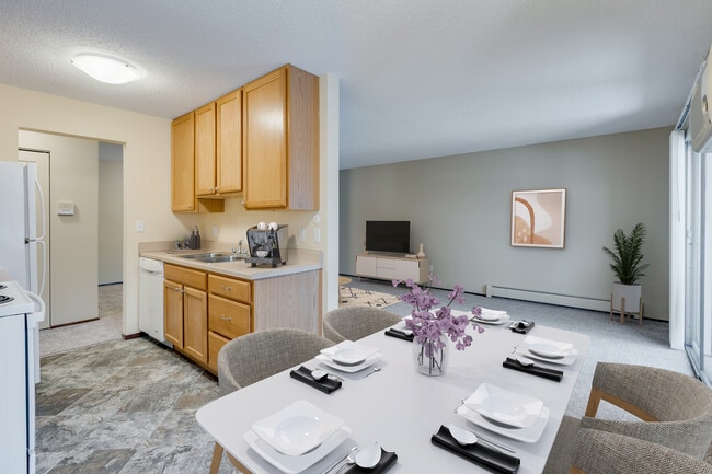 Building Photo - Chateau Montreal