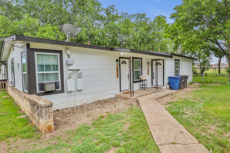 Primary Photo - 3040 Weir Ave