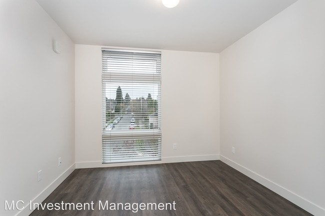 Building Photo - 3829 California Ave SW