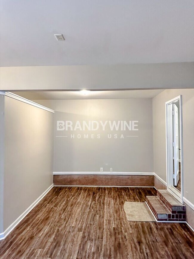 Foto del edificio - 455 Boxelder Rd