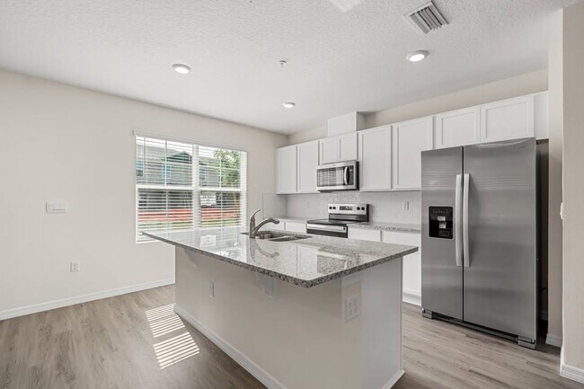 Kitchen - 2745 Flushing Dr