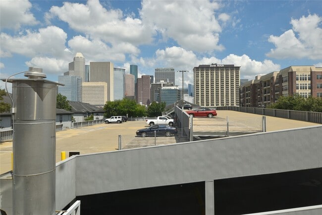 Foto del edificio - 2510 Travis St