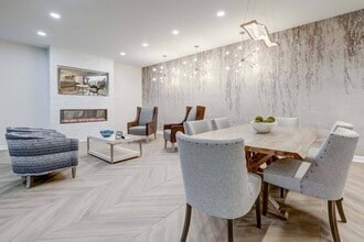 Building Photo - Castlewood Apartments