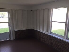 Building Photo - 401 Argyle St