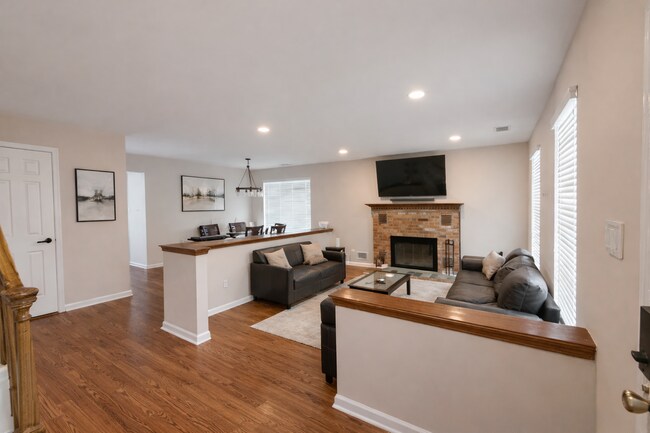 Foto del edificio - 230 Perth Hill Ct