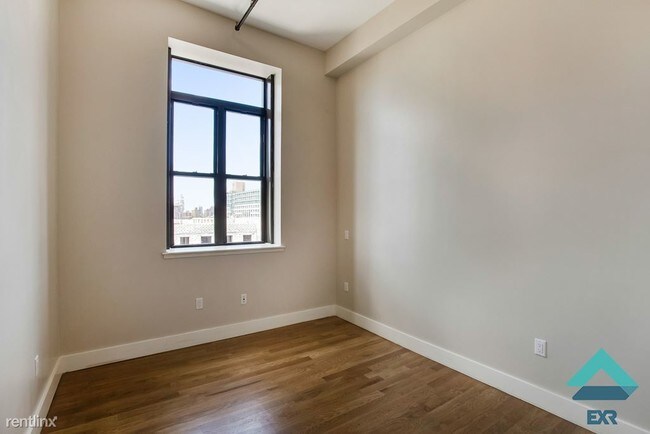 Building Photo - 55 S 11th St