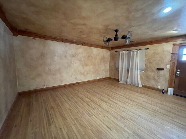 Foto del edificio - 363 S 250 E