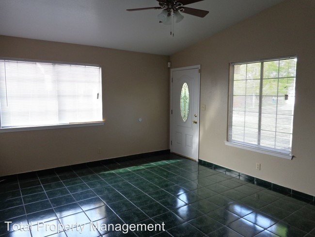 Building Photo - 1200 S Vetter Dr