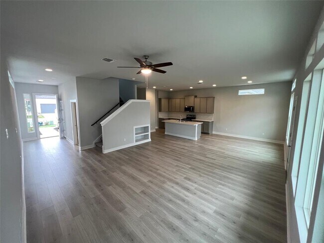 Building Photo - 2211 Vino Dulce