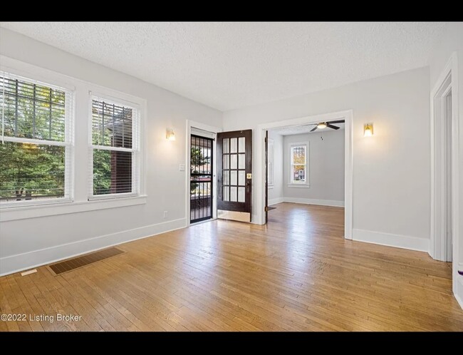 Foto del edificio - 310 W Lansing Ave
