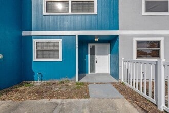 Building Photo - 3151 S Pines Dr