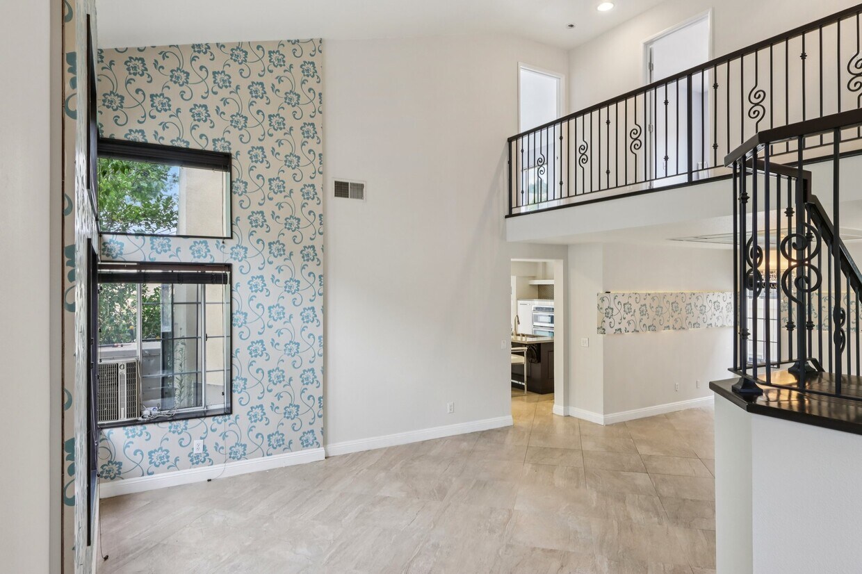 Foto principal - 7480 Addison Rd