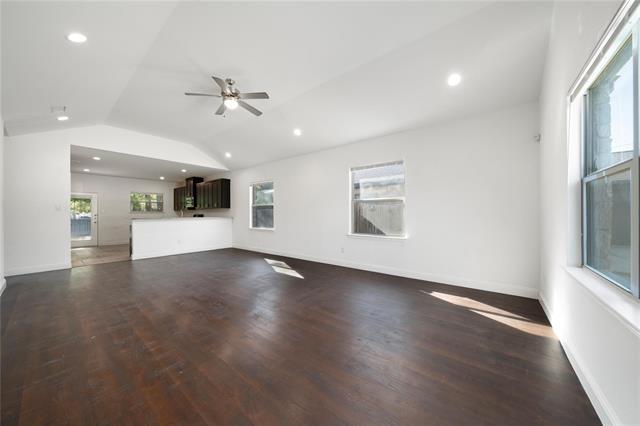 Foto del edificio - 4800 Rimwood Dr