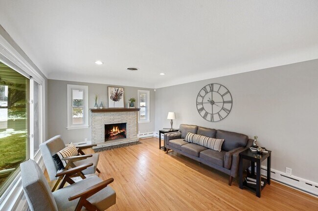 Foto del edificio - 706 1st Ave NW