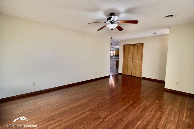 Foto del edificio - Beautiful 3 bedroom home just minutes from Manhattan and Fort Riley!