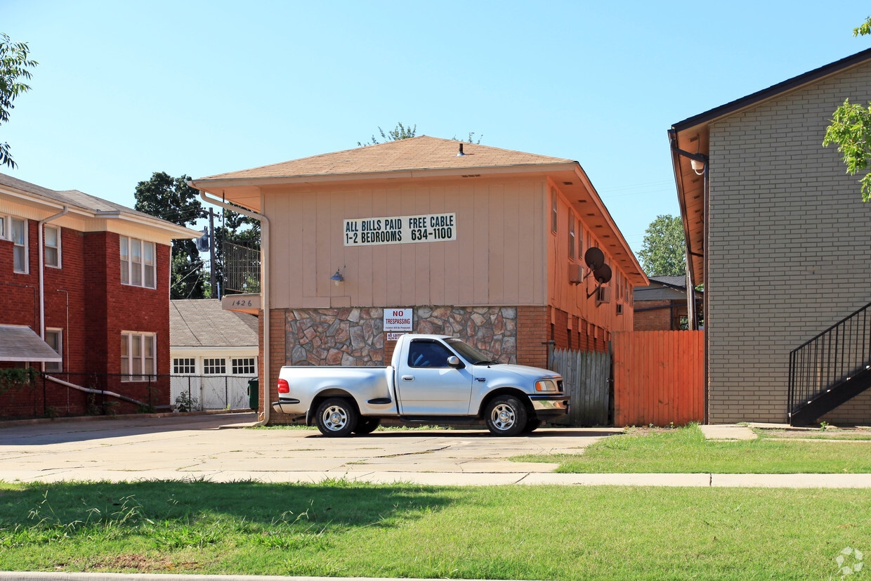 Building Photo - Randle Apartments