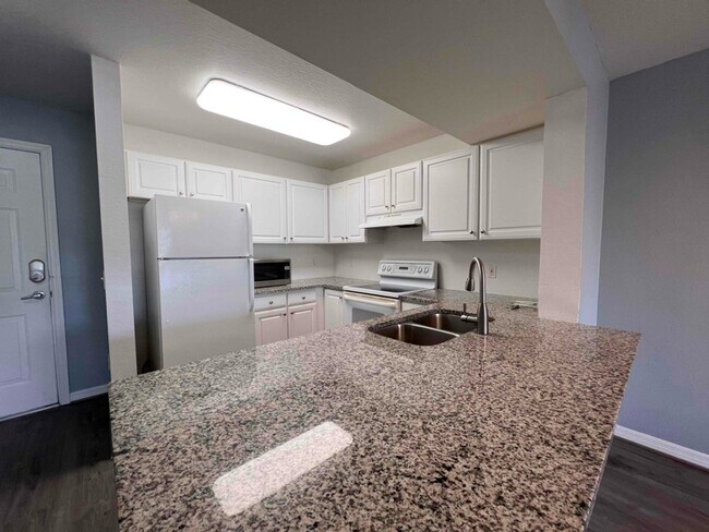 Foto del edificio - 8298 Key Royal Ln