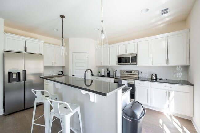 Foto del edificio - 3319 Old Hickory Blvd