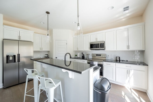 Building Photo - 3319 Old Hickory Blvd