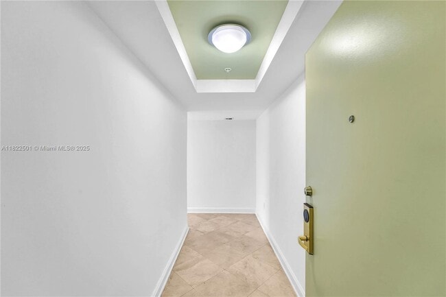 Building Photo - 2951 S Bayshore Dr