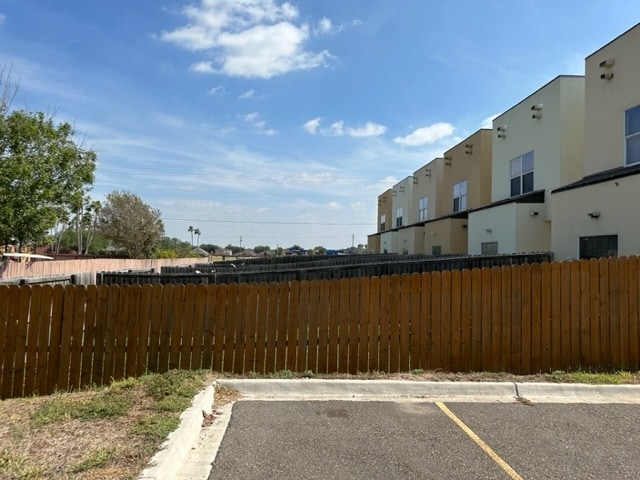 Building Photo - 3924 W Daffodil Ave