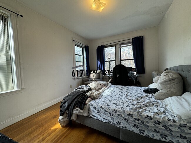 Building Photo - 27 Egremont Rd