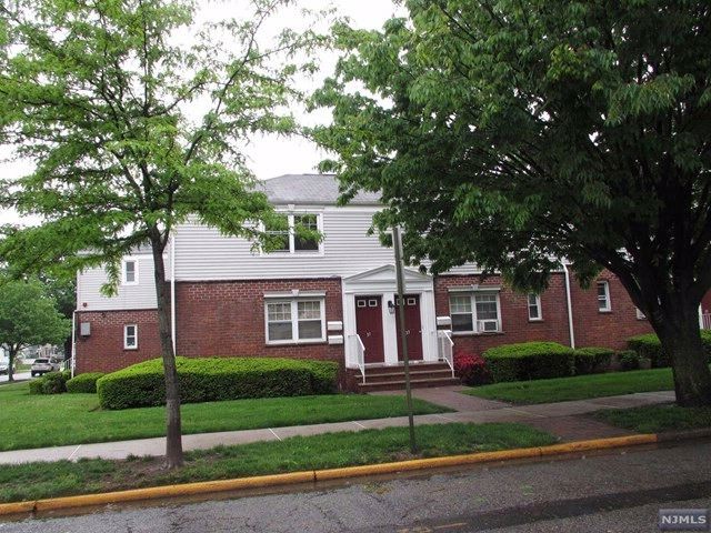 Primary Photo - 31 Hastings Ave
