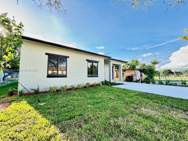 Foto del edificio - 1005 SW 25th Ave