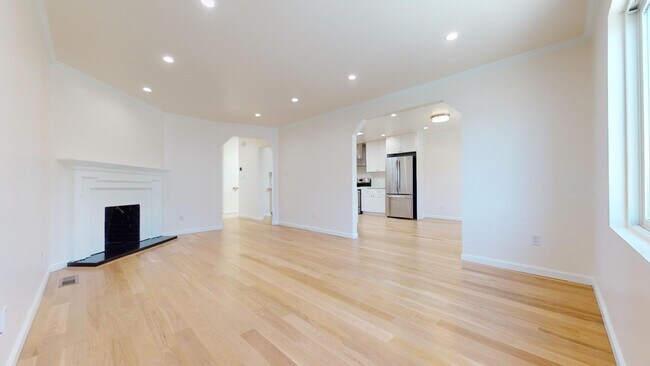 Building Photo - 2031 29th Ave