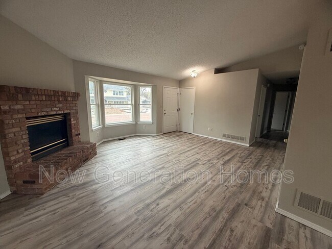 Foto del edificio - 9525 Aspen Grove Way