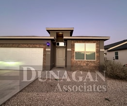 Building Photo - 3812 Honeysuckle Dr