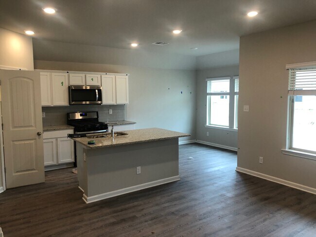 Building Photo - 44160 Covington Ridge Dr