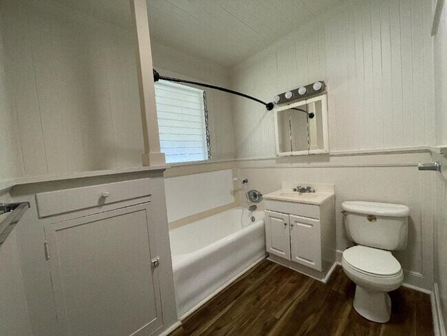 Foto del edificio - MOTT-SMITH DRIVE 3/1/tndm, washer/dryer ho...