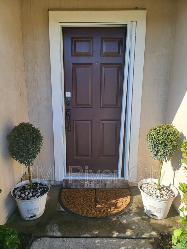 Building Photo - 2132 Sotterley Ln