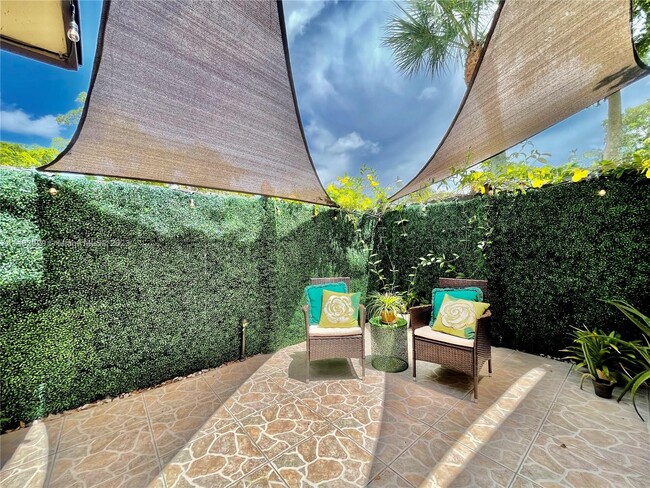 Foto del edificio - 118 Briarwood Cir