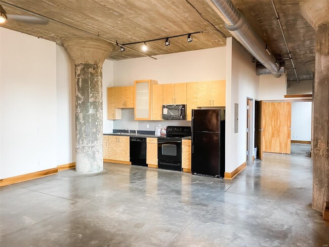 Building Photo - 1612 Lucas Ave