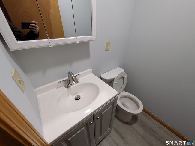 Foto del edificio - 998 Campbell Ave