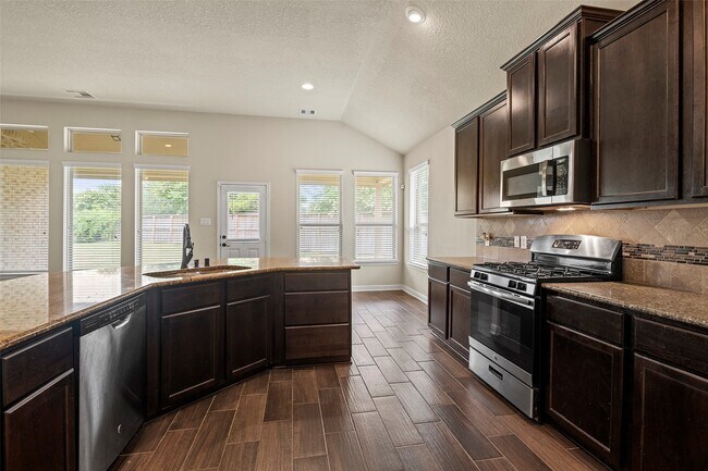 Foto del edificio - 2703 Barrington Branch Dr