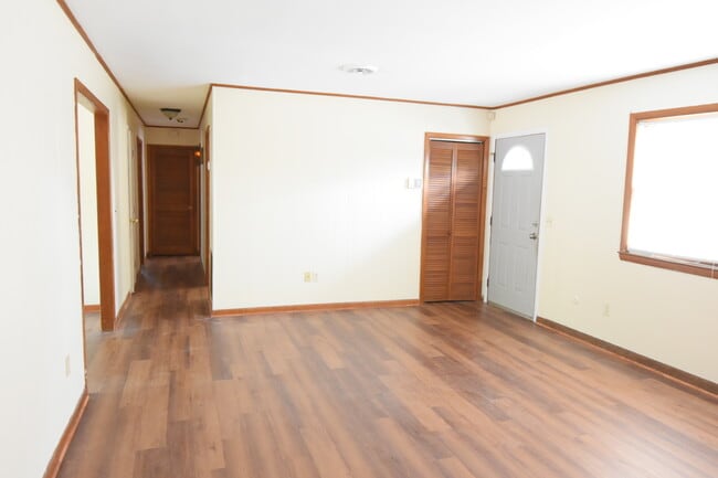 Building Photo - 4 Lodi Ct