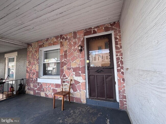 Building Photo - 1812 S 57th St