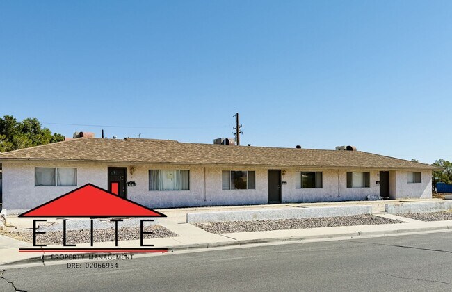 Building Photo - AVAILABLE NOW!!
