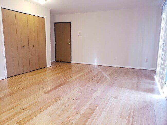 Foto del edificio - 18440 E 14 Mile Rd