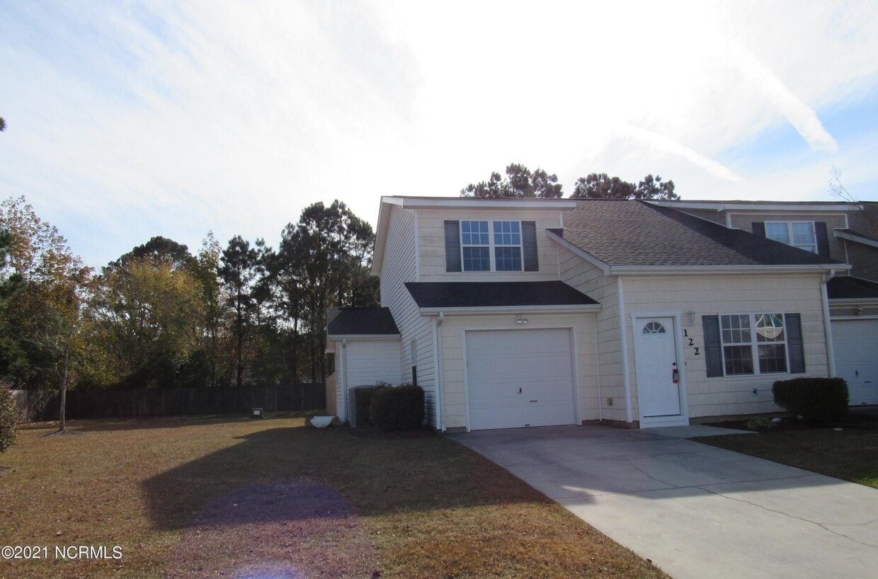 122 Jessie Cir, Hubert, NC 28539 Townhome Rentals in Hubert NC