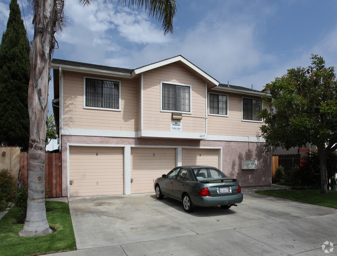 Building Photo - 4437 Kansas St