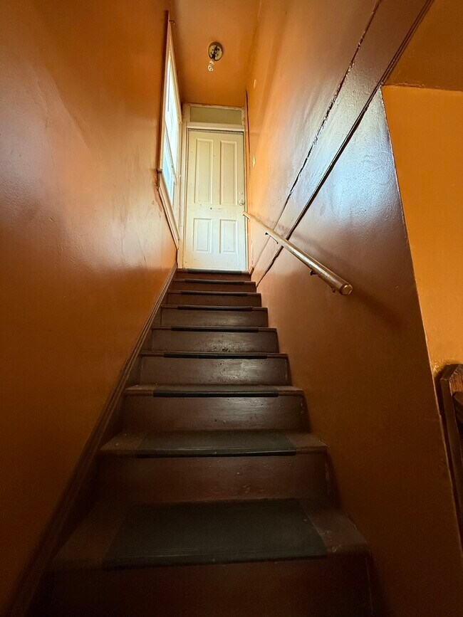 Foto del edificio - 2053 N Kenneth Ave