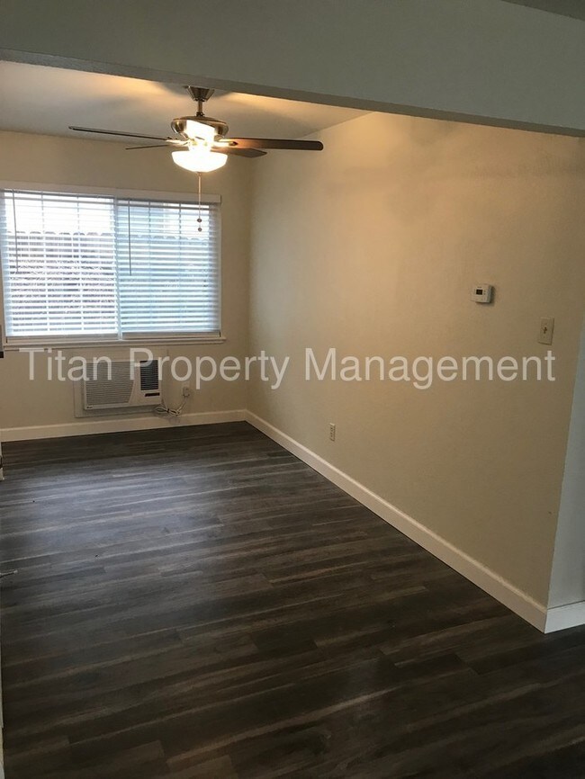 Building Photo - 1819 G St