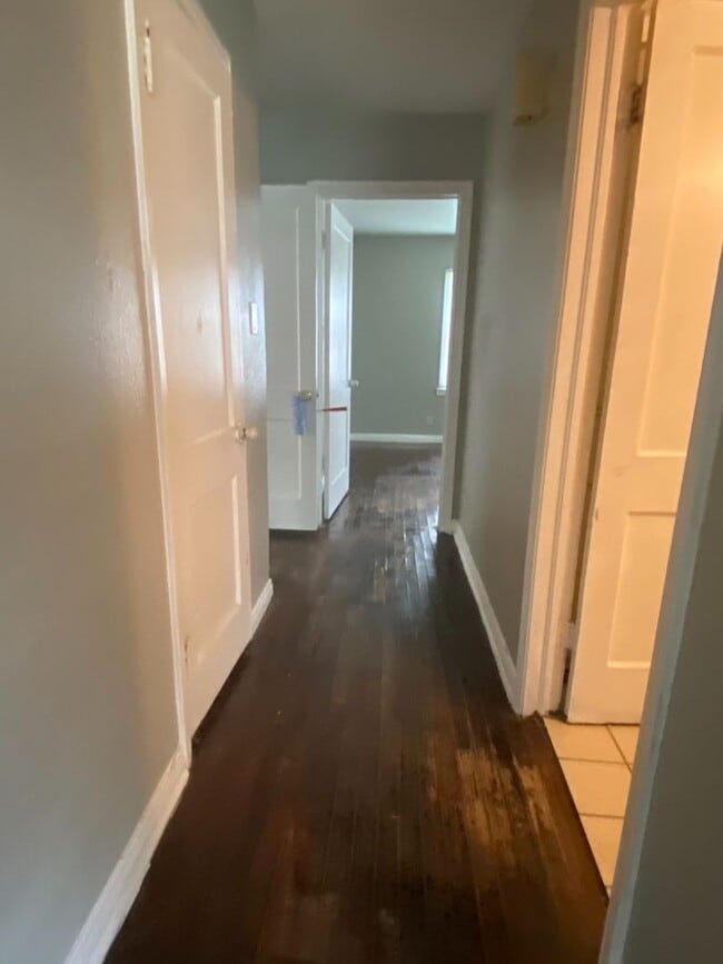 Foto del edificio - 2 bedroom One Bath Home For Rent