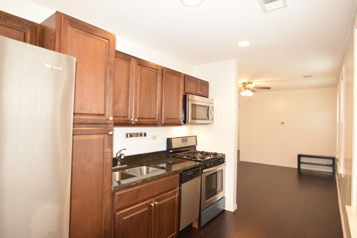 Foto principal - 1828 N Bissell St